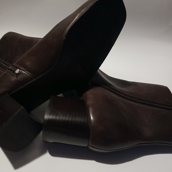 Hush Puppies Ladies Brown Leather Ankle Boots. NWOT. Size 9M - Picture 4 of 5